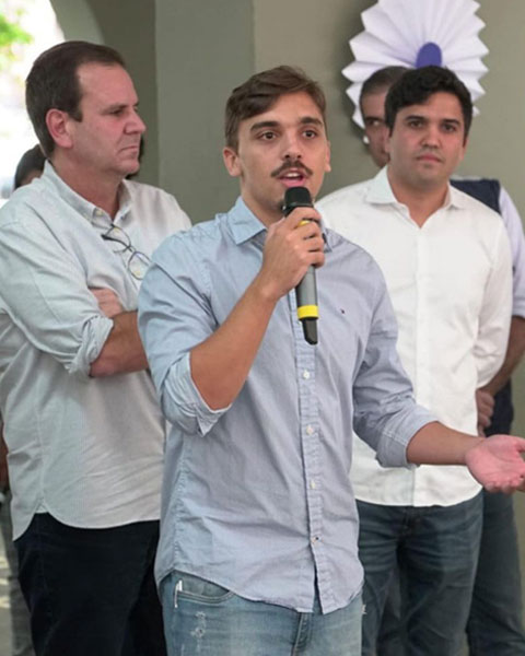 João Pires no lançamento da revitalização dos Cieps com Eduardo Paes e Renan Ferreirinha